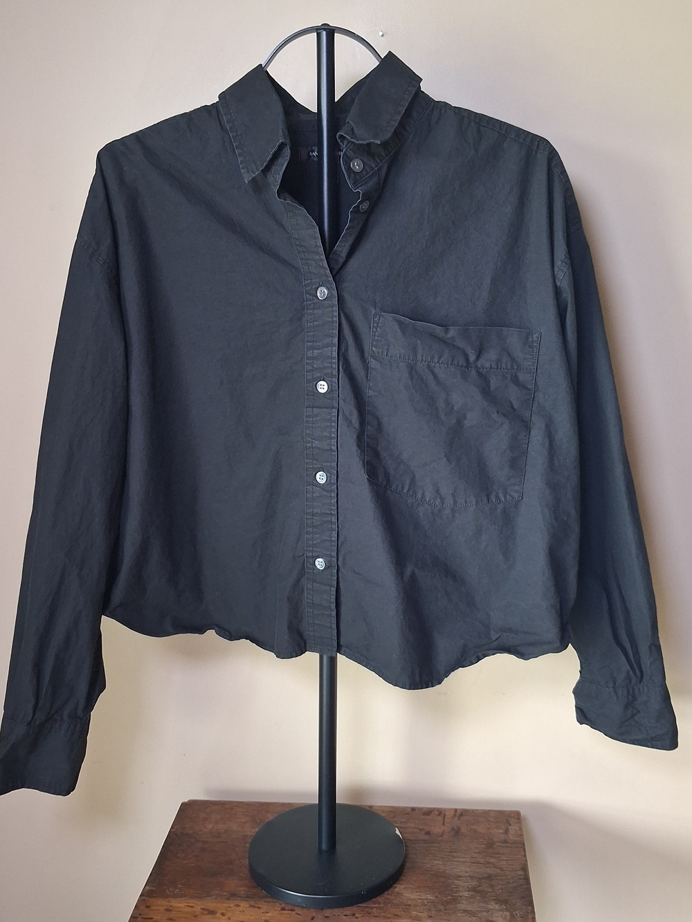Banana Republic Women’s Boxy Cropped Button-Up Black Shirt; Size L; 100% Cotton